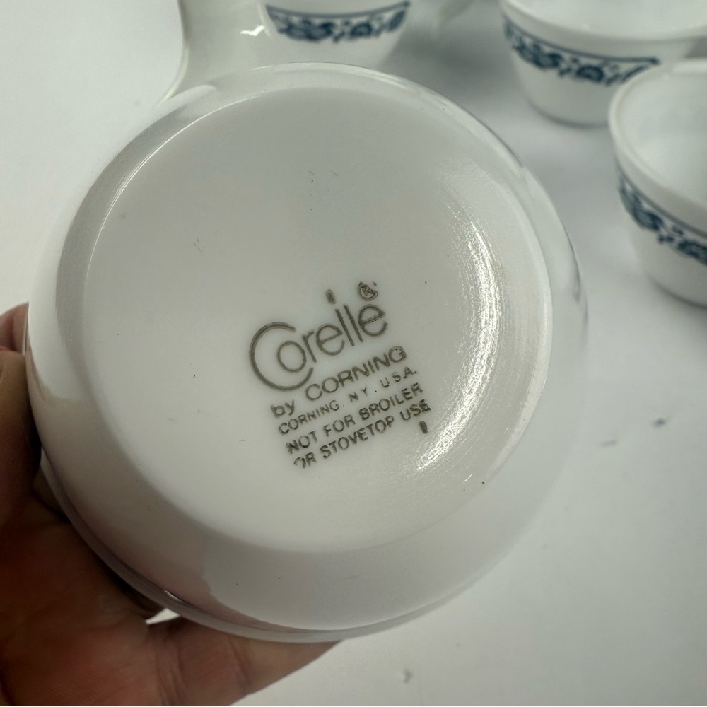Corelle Corning Ware Hook Handle Coffee Cups Mugs Old Town Blue Set of 8 USA - Picture 2 of 5